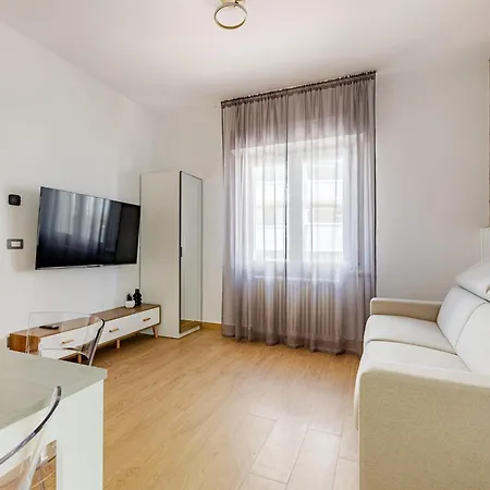 Luxury , Super Wifi - P R A T U R E C C I Group Appartamento