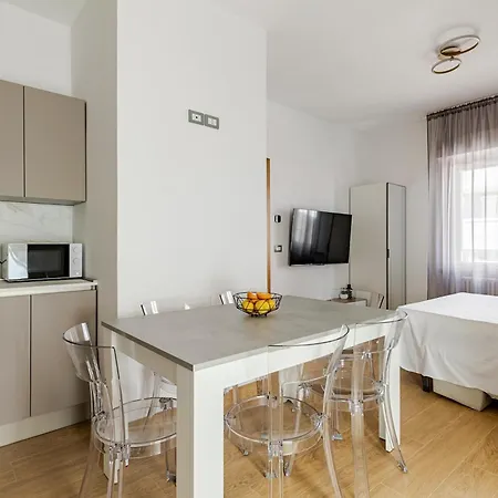 Luxury , Super Wifi - P R A T U R E C C I Group Appartamento