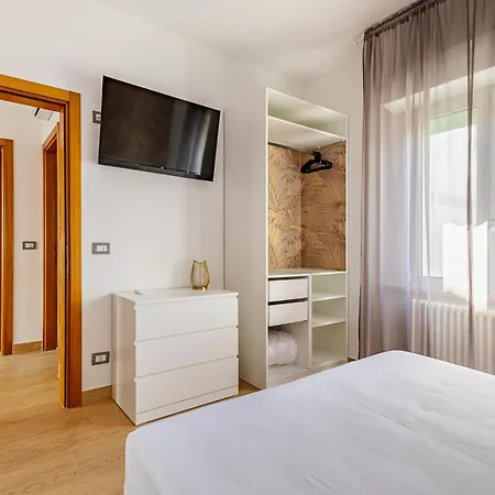 Luxury , Super Wifi - P R A T U R E C C I Group Appartamento