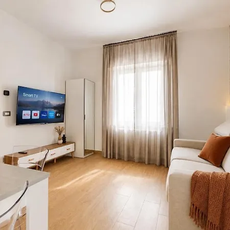 Luxury , Super Wifi - P R A T U R E C C I Group * Riccione