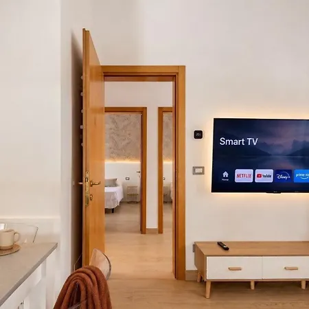 Luxury , Super Wifi - P R A T U R E C C I Group Apartment Riccione