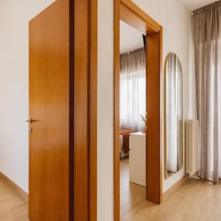 Luxury , Super Wifi - P R A T U R E C C I Group Apartment Riccione