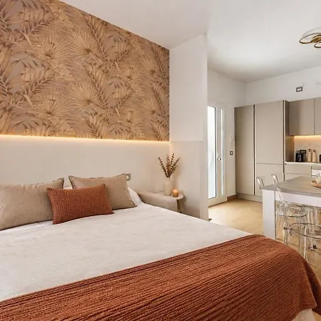 Luxury , Super Wifi - P R A T U R E C C I Group Apartment *